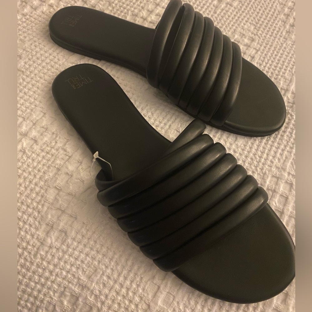 Time and Tru Women's Black Slide Sandals